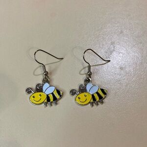 SILVER CARTOON BEE HOOK EARRINGS